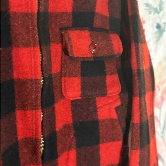 Vintage Woolrich Red and Black Plaid Shirt Jacket - Picture 4 of 11